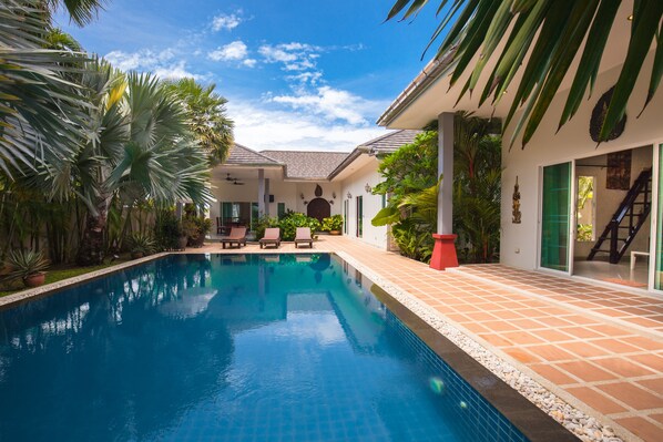 Private pool