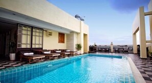 Rooftop pool