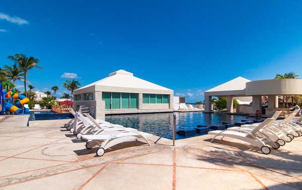 Poolbar