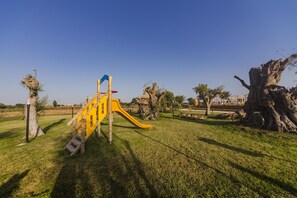 Außen-Kinderspielplatz