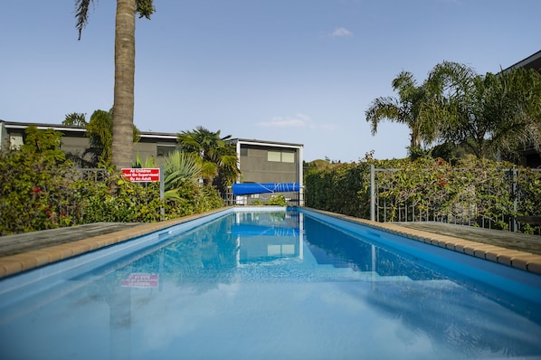 Exercise/lap pool