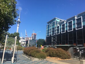 Vista frontal de la propiedad