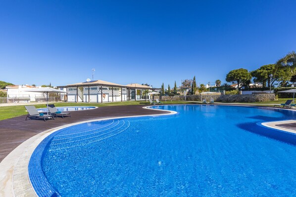 Utomhuspool