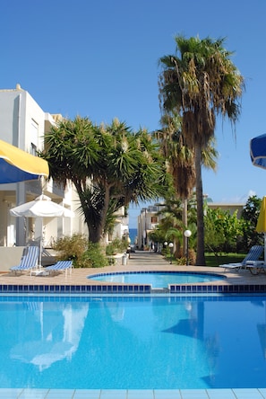 Utomhuspool
