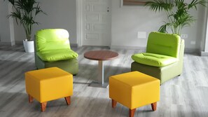 Sittområde i lobbyn