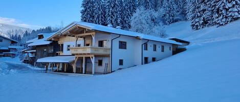 Extérieur maison de vacances [hiver]