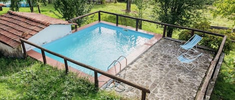 Piscina casa vacanze