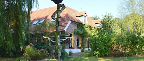 Außenseite Ferienhaus [Sommer]