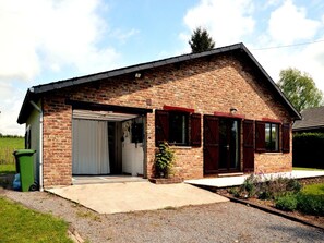 Außenseite Ferienhaus [Sommer]