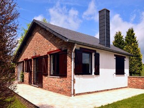 Außenseite Ferienhaus [Sommer]