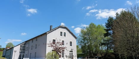 Außenseite Ferienhaus [Sommer]