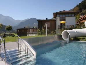 Holiday Home Swimming Pool