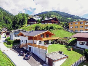 Außenseite Ferienhaus [Sommer]