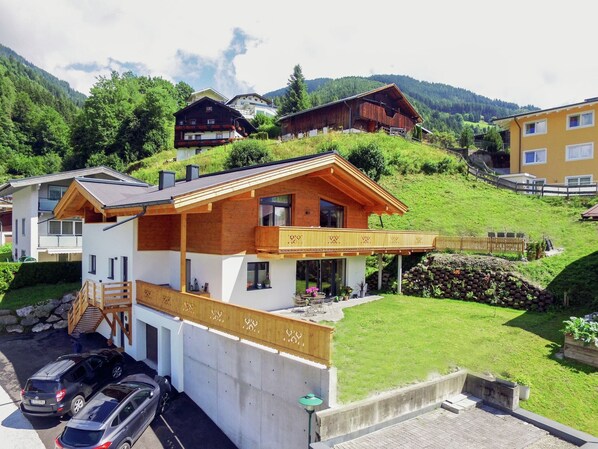 Außenseite Ferienhaus [Sommer]