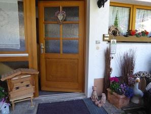 Entrance / Reception