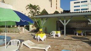 Bar junto a la alberca