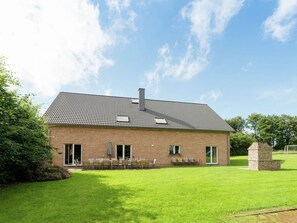 Außenseite Ferienhaus [Sommer]