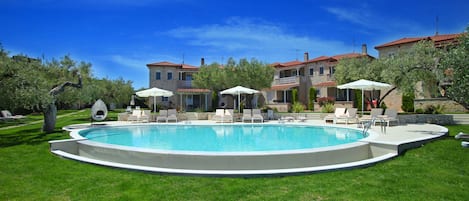 Piscine extérieure