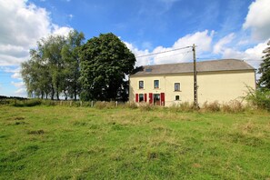 Außenseite Ferienhaus [Sommer]