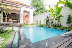 Private pool
