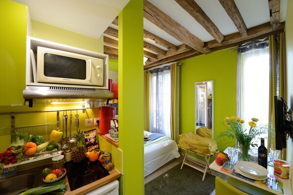Private kitchenette
