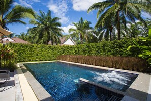 Pool inomhus/utomhus