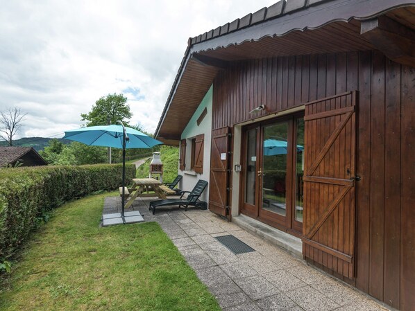 Außenseite Ferienhaus [Sommer]