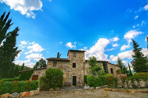 Außenseite Ferienhaus [Sommer]