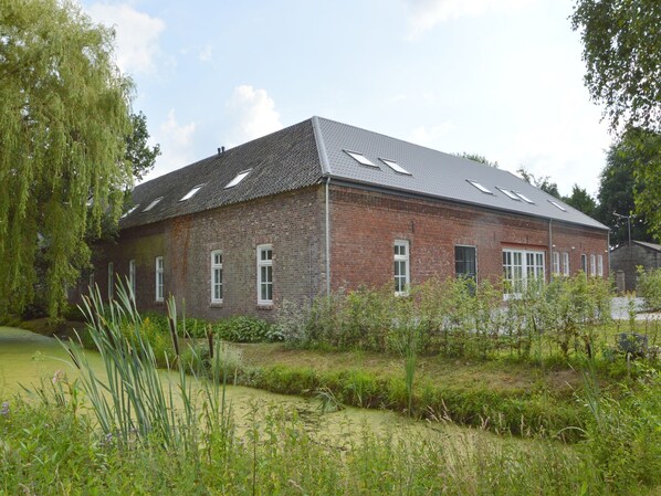 Außenseite Ferienhaus [Sommer]