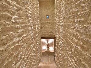 Entrance / Reception