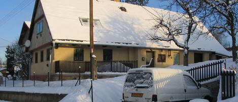 Extérieur maison de vacances [hiver]