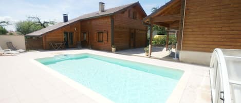 Schwimmbad des Ferienhauses