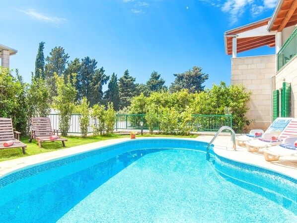 Holiday Home Swimming Pool