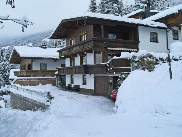 Holiday Home Exterior [winter]