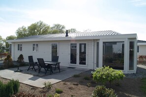 Außenseite Ferienhaus [Sommer]