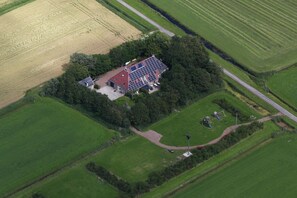 Außenseite Ferienhaus [Sommer]