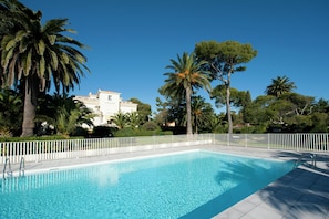 Holiday Home Swimming Pool