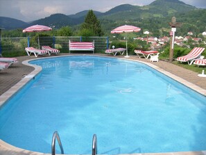 Außenseite Ferienhaus [Sommer]