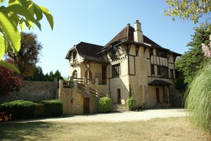 Außenseite Ferienhaus [Sommer]