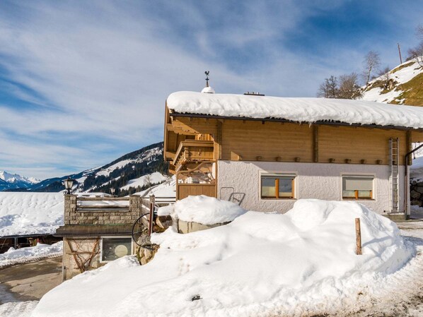 Außenseite Ferienhaus [Winter]