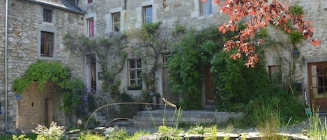 Außenseite Ferienhaus [Sommer]