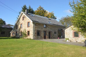 Außenseite Ferienhaus [Sommer]
