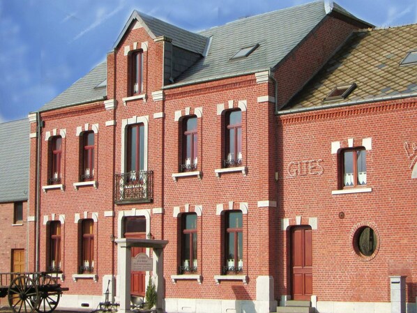 Außenseite Ferienhaus [Sommer]