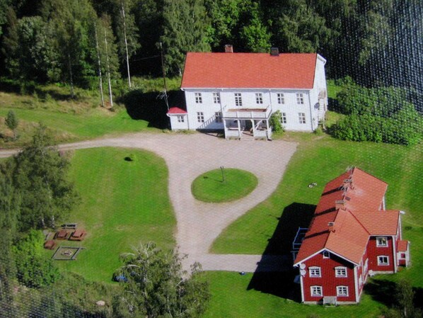 Außenseite Ferienhaus [Sommer]