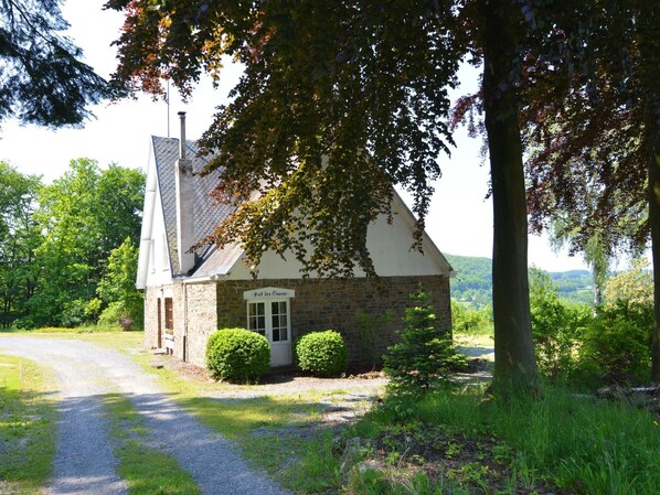 Außenseite Ferienhaus [Sommer]