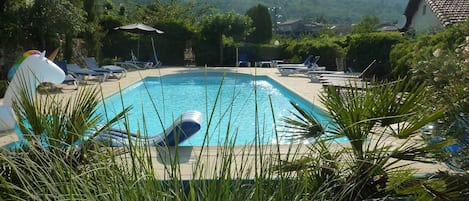 Piscina casa vacanze