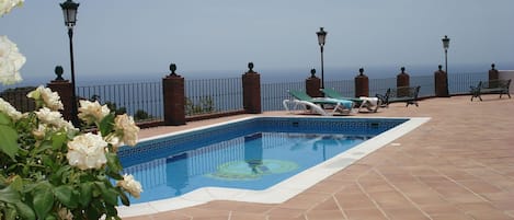 Piscina casa vacanze