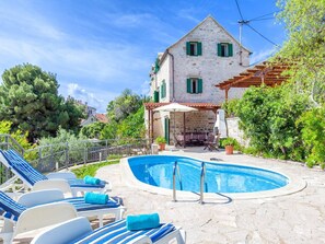 Schwimmbad des Ferienhauses