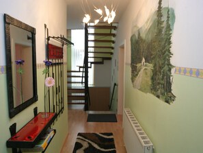 Entrance / Reception