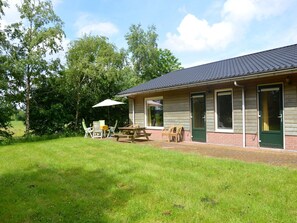 Außenseite Ferienhaus [Sommer]